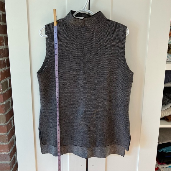 Mock neck sleeveless sweater - Picture 6 of 6